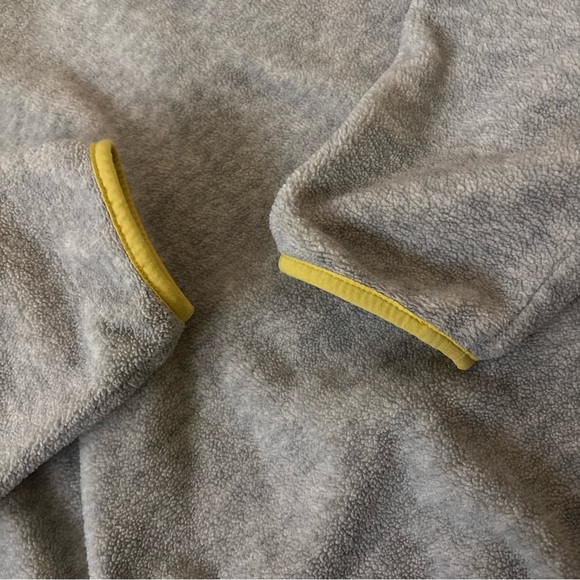 Women’s Patagonia Gray Sweater with Yellow Accents - Picture 6 of 13